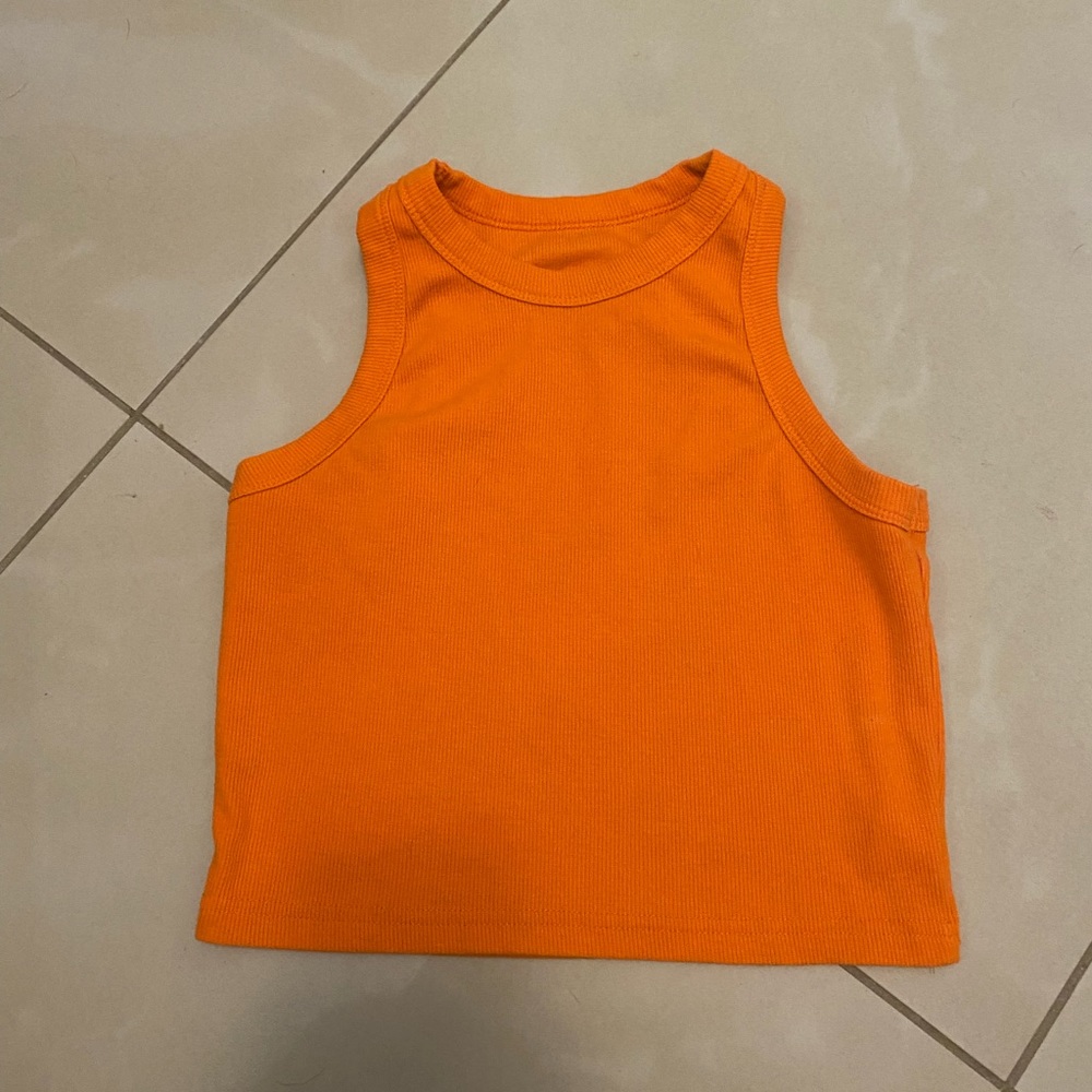 Women’s orange crop tank